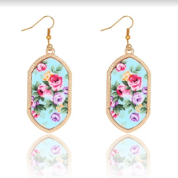 Beautiful Floral Earrings - Picture 1 of 2